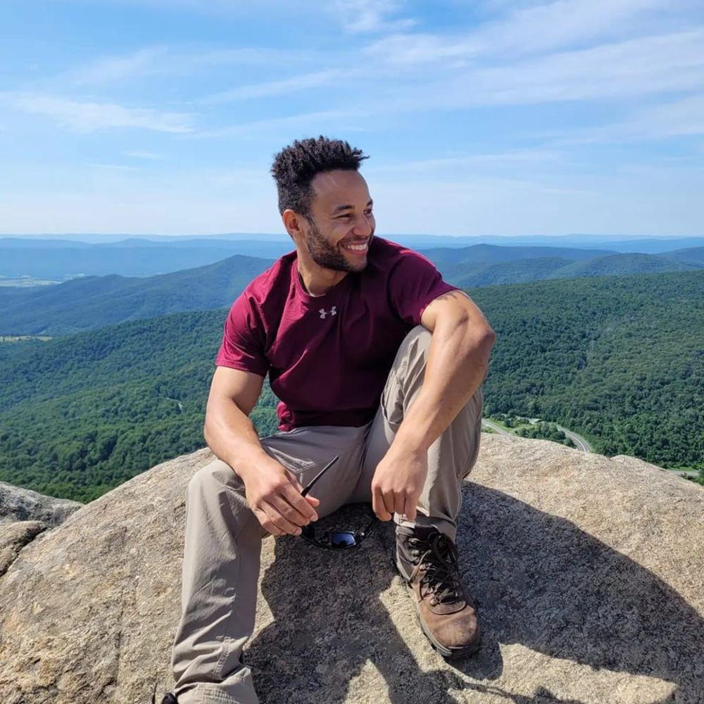 Meet your Posher, Devin